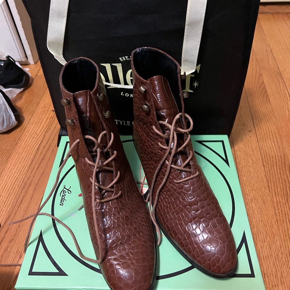 Lulu Hun Patty Crocodile Boots